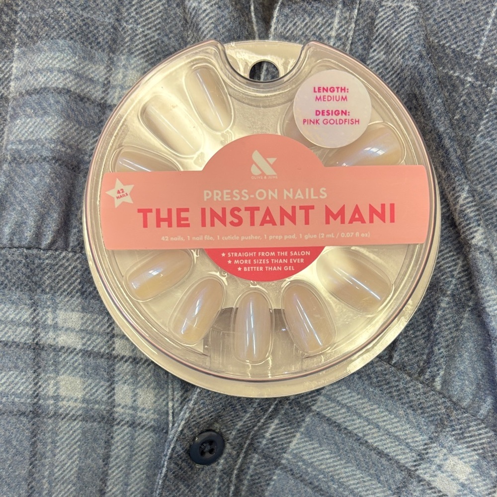 The Instant Mani Press-On Nails - Pink Goldfish - Picture 4 of 4